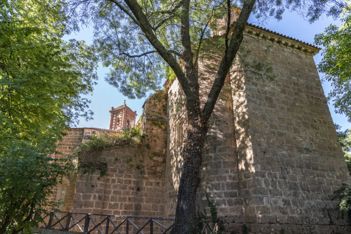 Zaragoza - Nuévalos 05 - monasterio de Piedra - abadía.jpg